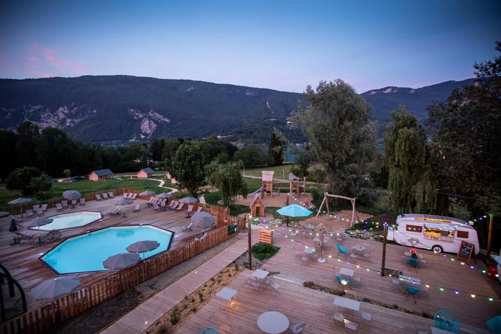 Huttopia Lac d'Aiguebelette Saint-Alban-de-Montbel 4*,
